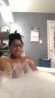 selfie gif in the tub 🛁💦🤤