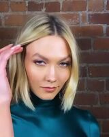 Who wants to cum to the beautiful Karlie Kloss?