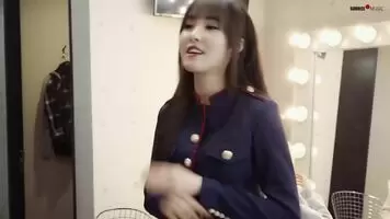 Gfriend Yuju's sexy body wave