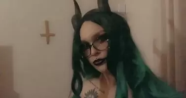 Happy spoopy season this demon school girl 😈🦇
