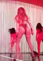 JLo shaking her ass