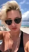 Busty: Caroline Vreeland