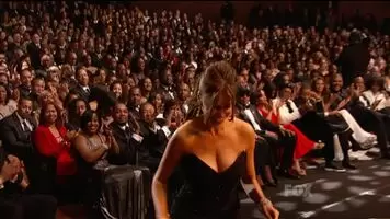 Sofía Vergara's bouncy plots in award show