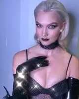 Karlie Kloss looking like an absolute goddess