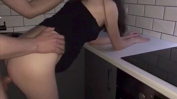 Spontaneously fucked a girlfriend in the kitchen
