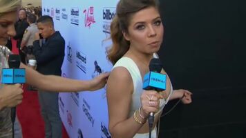 Even this reporter can't help but admire Jennette McCurdy's tight ass.