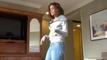 Isis bouncing and finishing him in her mouth