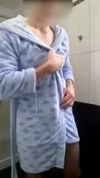 A little bathrobe reveal 😋