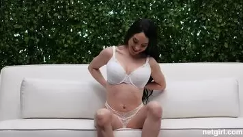 Dylann Vox is natural beauty