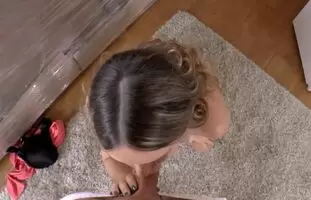 She Gives Head with Passion
