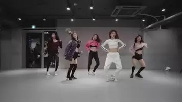 PLAYBACK - Lots of booty shaking!