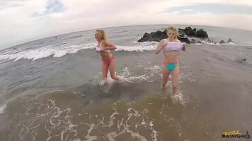 2 Blondies Jiggling boobs at the Beach