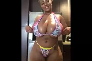 Look at her!