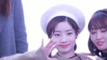 Twice - Momo wants some and Dahyun 'Likey'