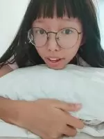 I made a lil morning asmr video with a butt flash >w<