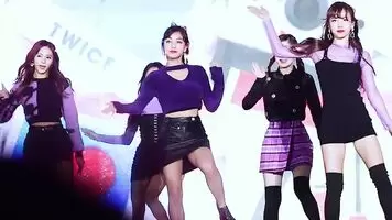 - Bouncy JIHYO - Purple Top