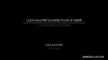 Enjoy - a submissive for dinner - Clea Gaultier