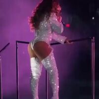 The way Beyonce's fat ass jiggles when she stomps her leg... 🤤