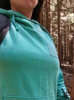 So many hikers I had to be realy careful for them not to see my boobs up close 🤫