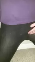 Little carpet tinkle in leggings