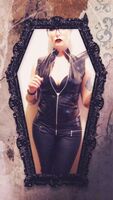 Mirror mirror on the wall, which Mistress shall I give my all? Kik - PrincessScherzzo. C*app £PuppyTrainer
