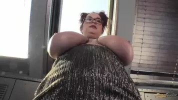 From her most recent fan outfit vid