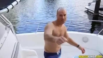 Tia Cyrus - A Tight Ship