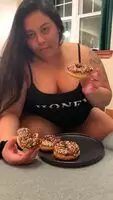 Just a little pre-dinner dessert 😘