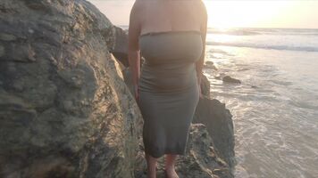 Having fun taking photos on the rocks at Main Beach QLD 🌞 xx 55yo 🇦🇺