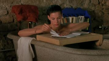 Liv Tyler shows one plot at a time in Stealing Beauty
