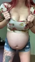 Had a lot of fun squeezing into my tiny pre pregnancy clothes 😛