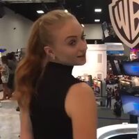 I wanna fuck Sophie Turner from behind while grabbing that ponytail