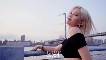 I-DLE - SOYEON - Quick tongue action