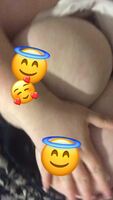 A nice oily tiddy video! If only the emojis were gone 😇