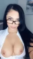 Get her free link in comments