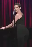 Anne Hathaway's round booty
